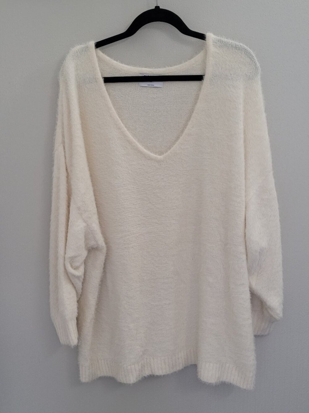 Old Navy Eyelash V-Neck Fuzzy Sweater Cream XXL